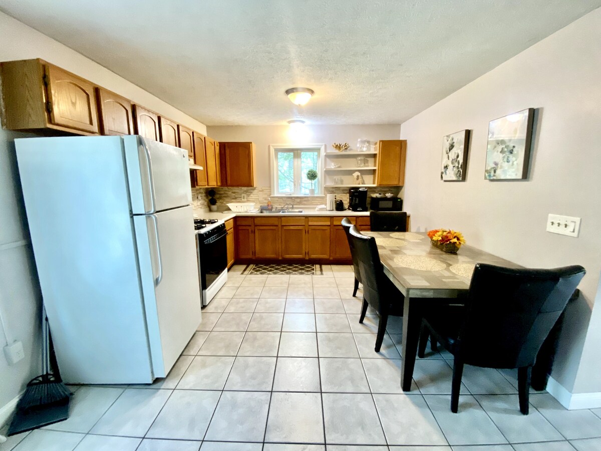 Renovated quiet unit, pet friendly