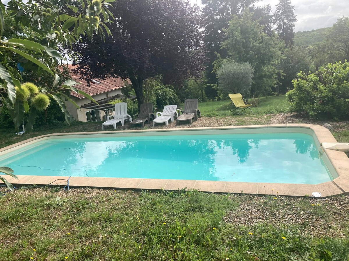 Gîte de 6 personnes avec piscine en Dordogne