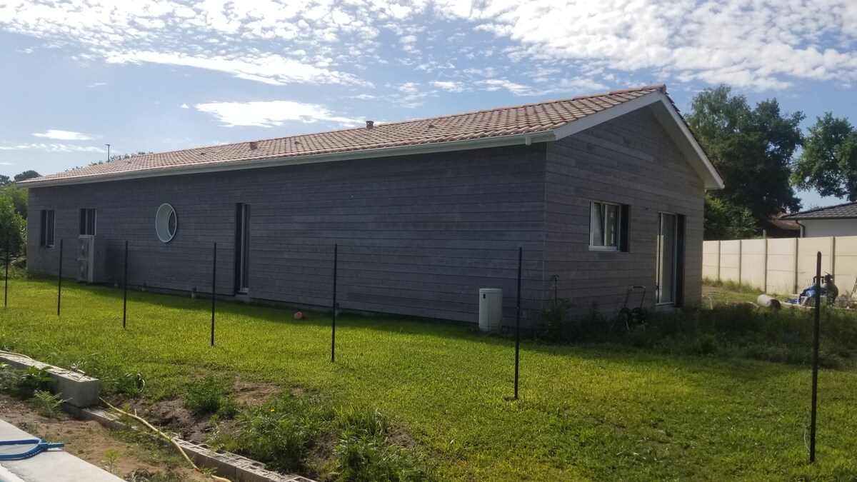 jolie maison ossature bois avec piscine