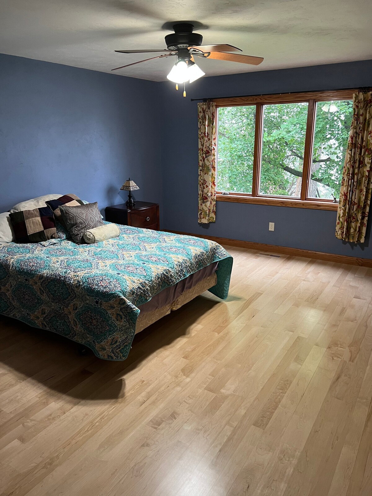 精英， 3间卧室， 4张床，温内巴哥湖（ Lake Winnebago ）水上之家