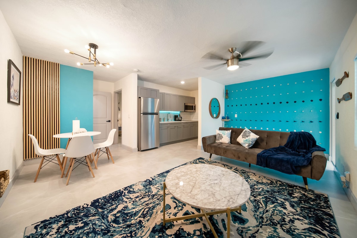 Las Olas Coastal 1BR Near Beach - No Cleaning Fee!