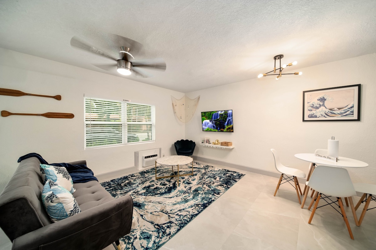 Las Olas Coastal 1BR Near Beach - No Cleaning Fee!