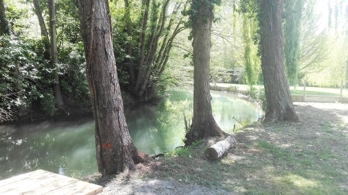 Spacieux pavillon et cadre bucolique