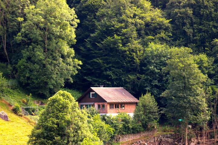 Glarus Süd的民宿