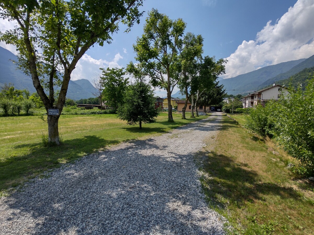 Stanza in Villetta indipendente, con bel giardino