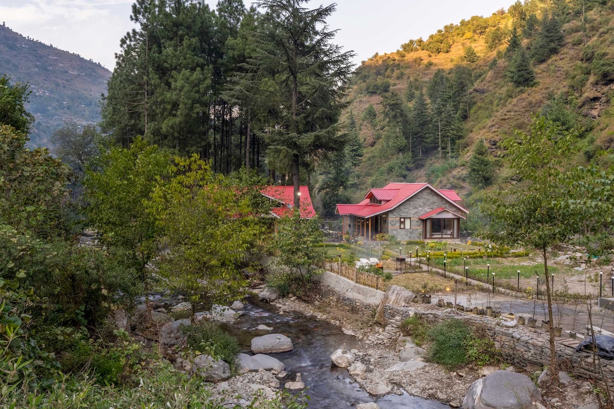 河畔小屋，带私人草坪