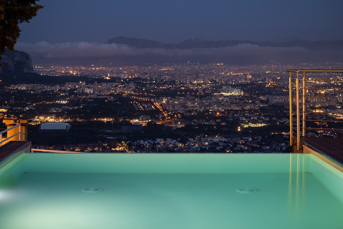 Villa vista mare con piscina privata a Mondello