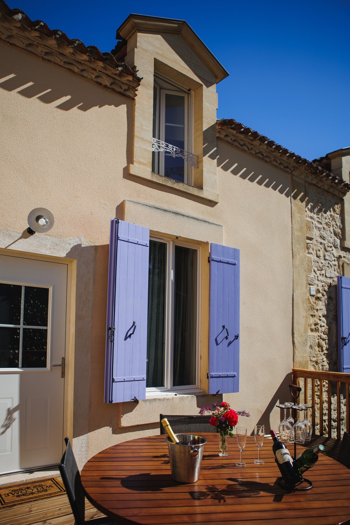 Holiday home in center located on the river.