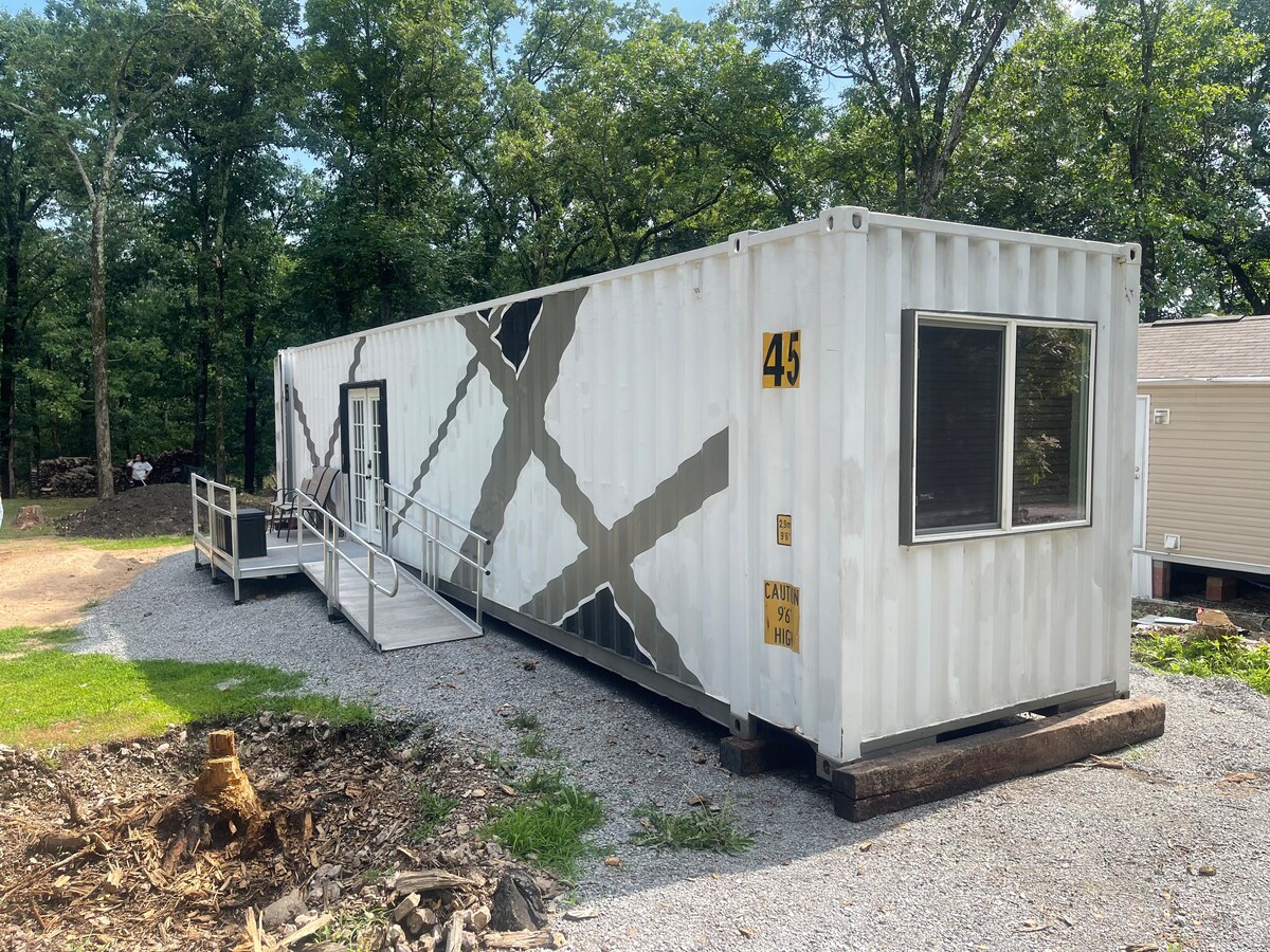 ShippingContainer Hm in Lake cove 2 bed w/ firepit