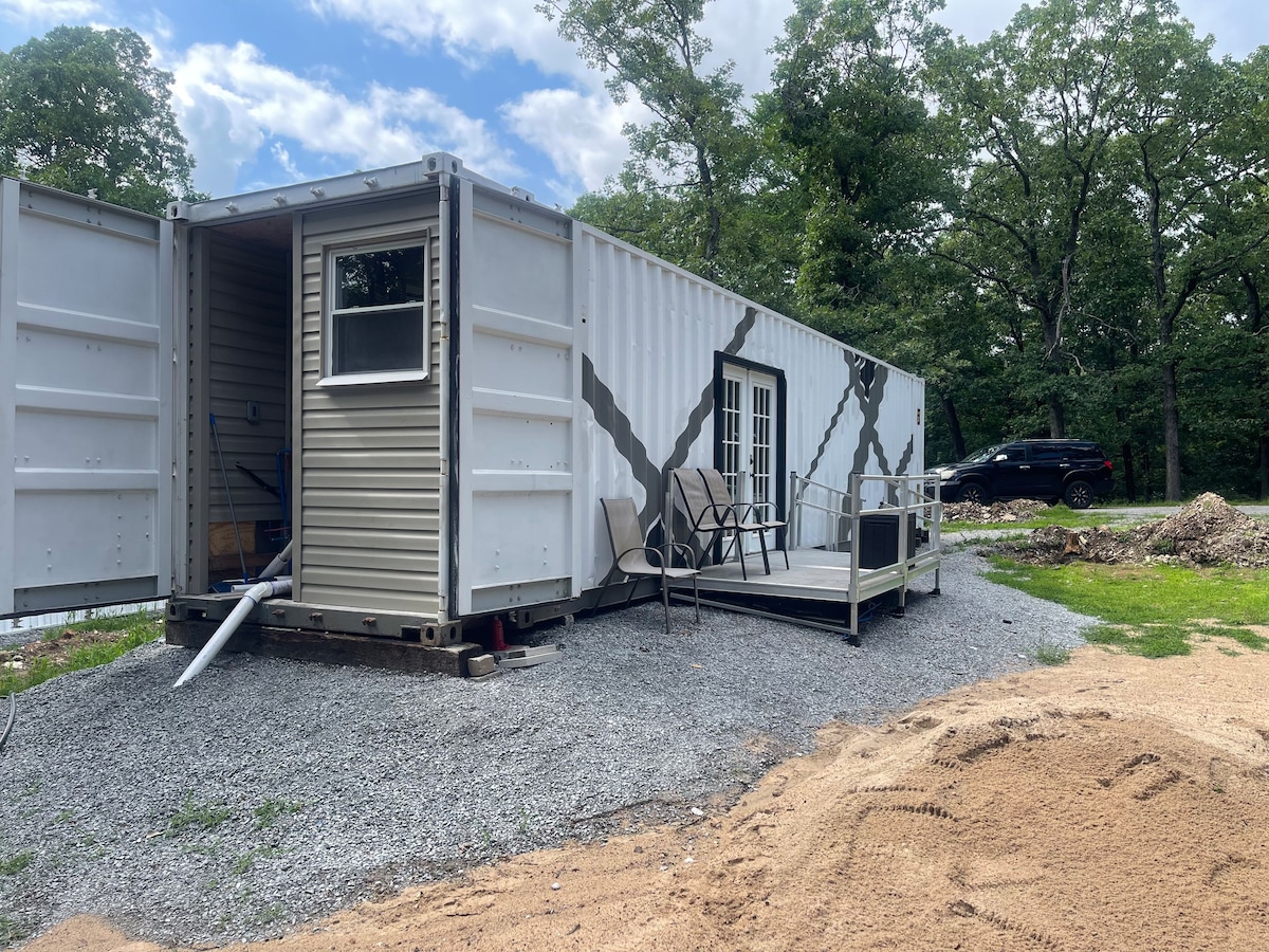 ShippingContainer Hm in Lake cove 2 bed w/ firepit