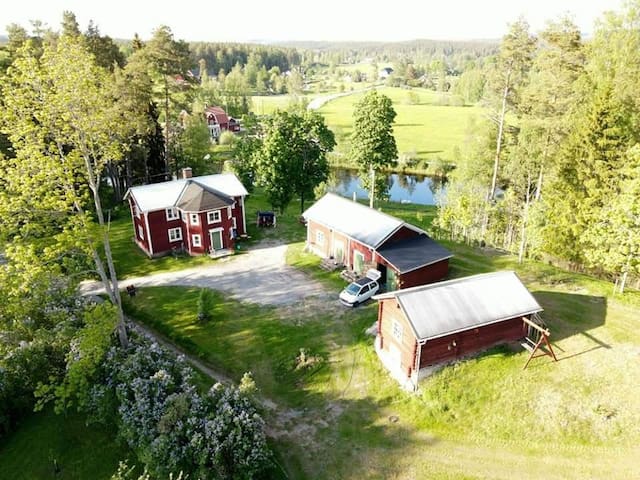 Västra Löa的民宿