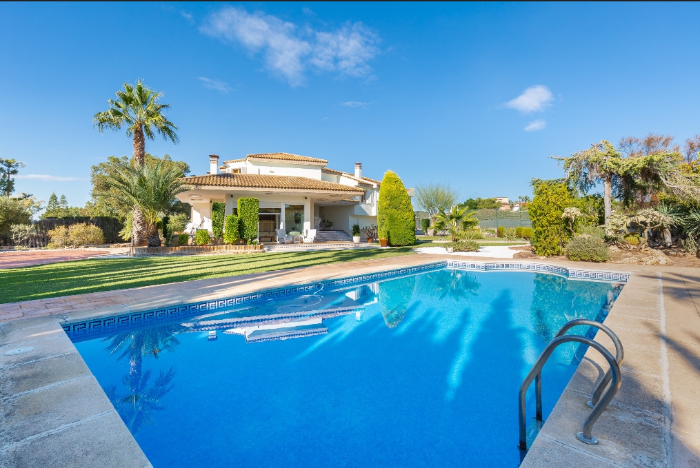 luxury villa in santa pola