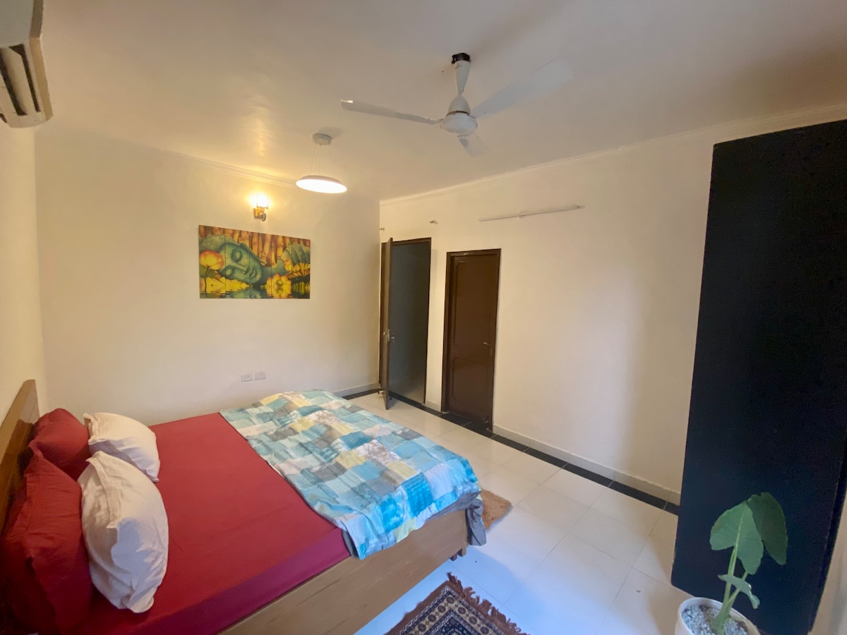 “Nature’s Abode”1BHK with lawn-Newly Remodeled