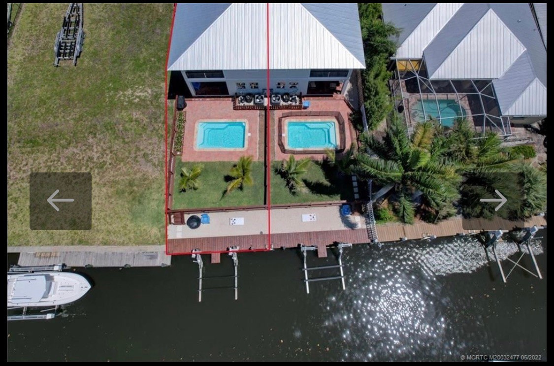 Waterfront 3-BR townhouse with pool and boat lift