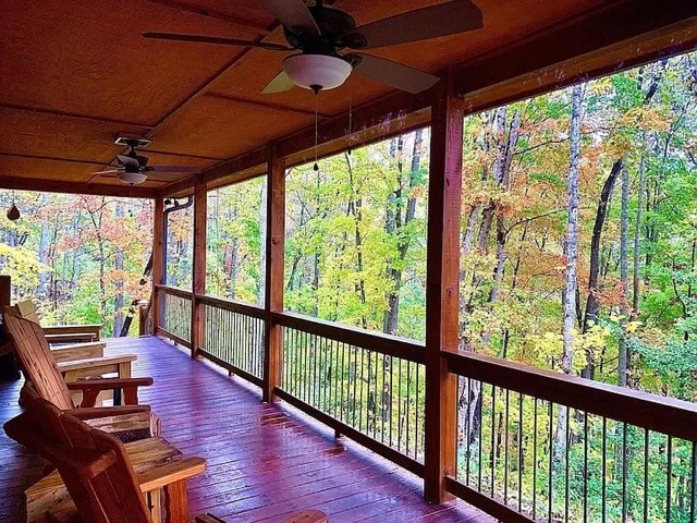 Pristine 2 bedroom cabin with indoor fireplace