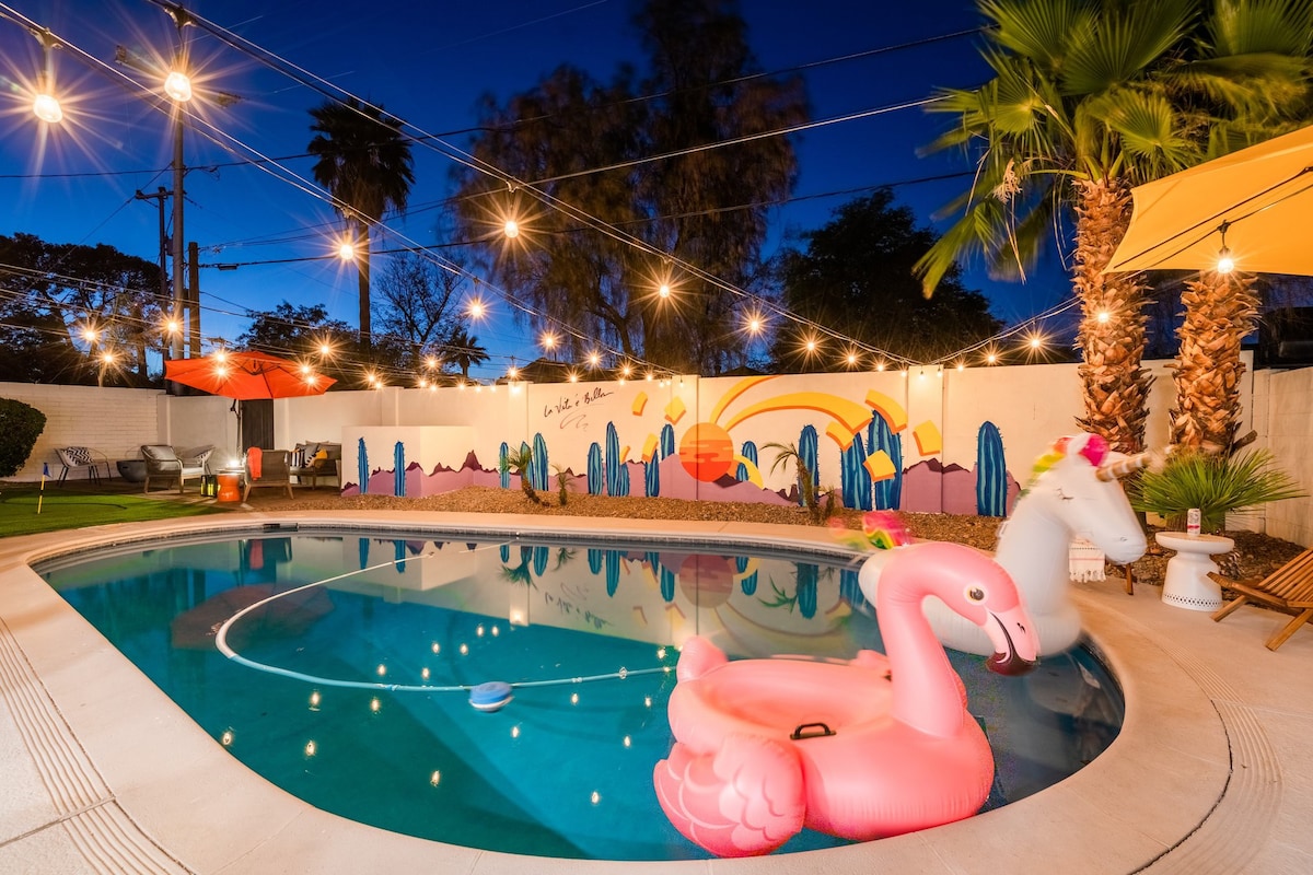 Old Town Oasis!Heated pool!BBQ! Firepit!Minigolf!