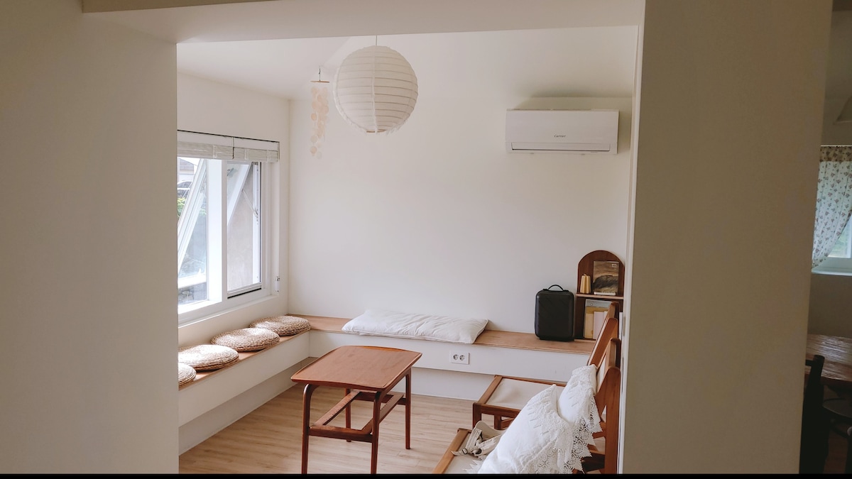（主楼）济州Lilac ，济州岛东部海滨
2间卧室、2个卫生间、大窗户海景（最多4人）