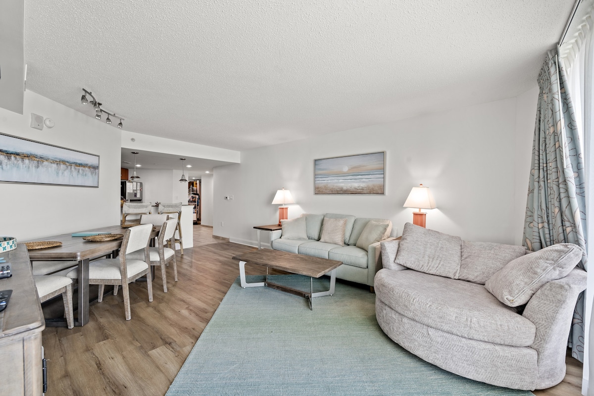 Light and Breezy Oceanfront 3 bedroom (SBR1706)