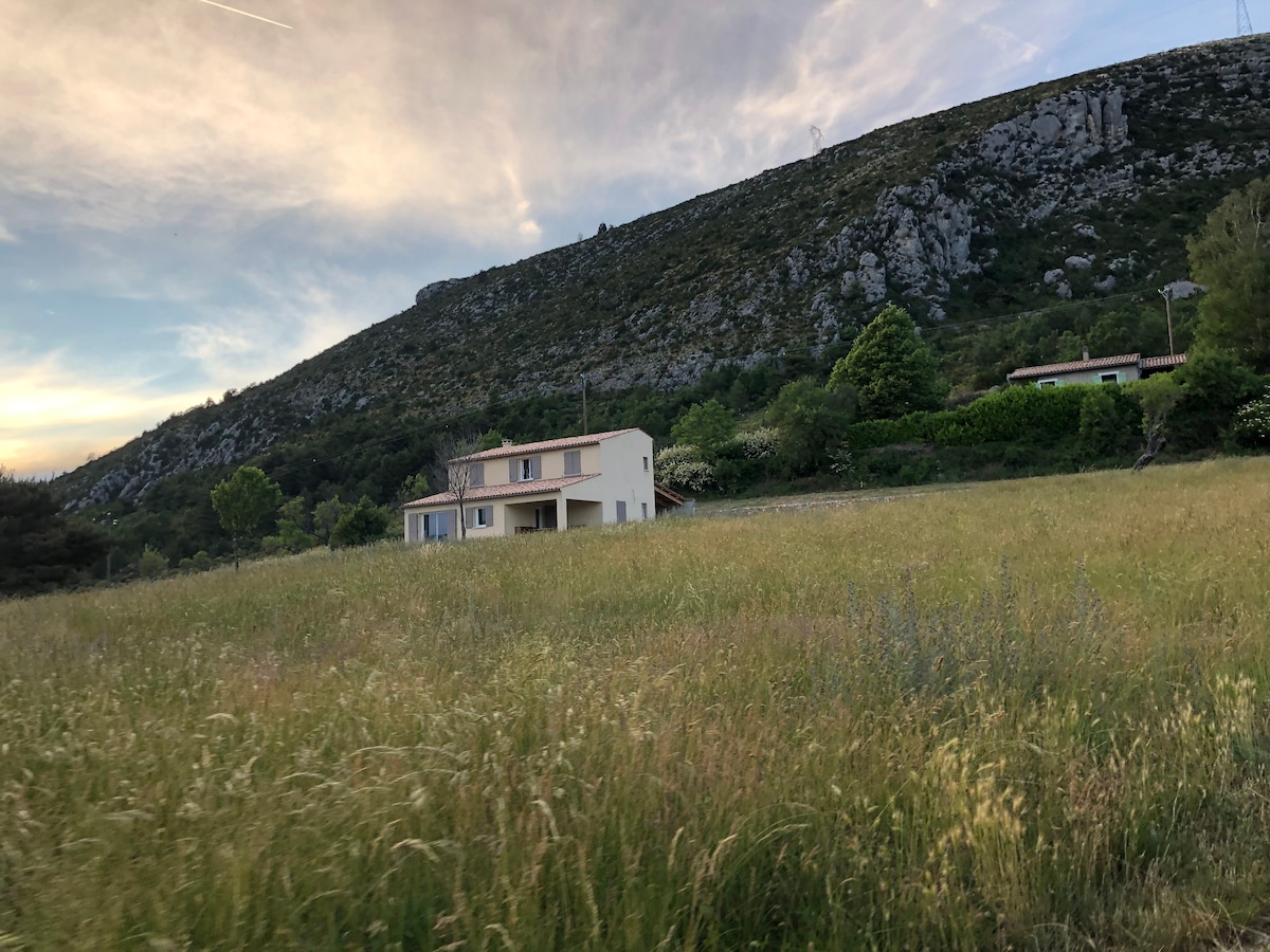 位于韦尔东峡谷（ Gorges du Verdon ）中心的全新别墅