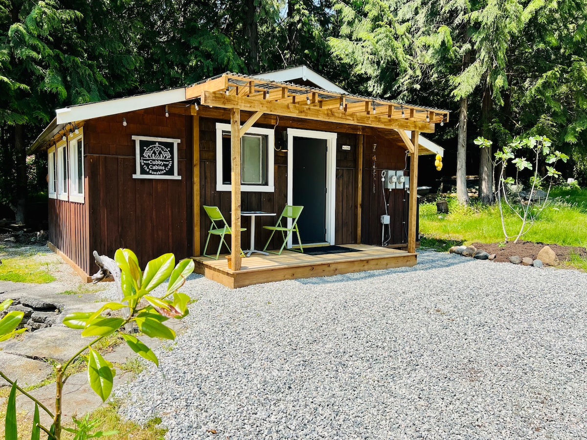 Cubby Cabin on Reed - Private Spot on Acreage