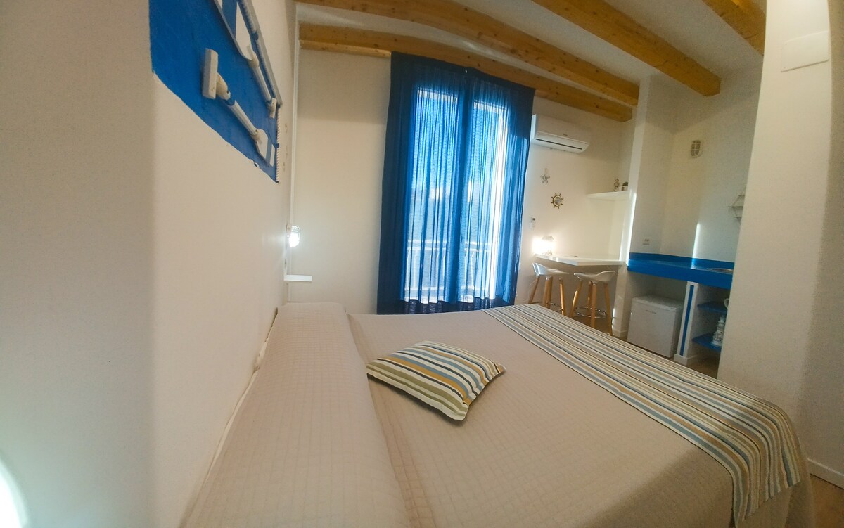 B&B- blu room, in Mola di Bari