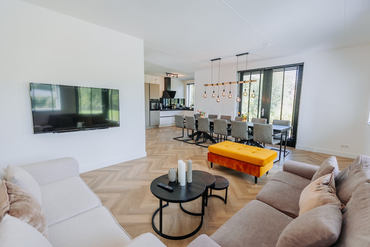 Brand new luxurious & bright villa in Amsterdam!