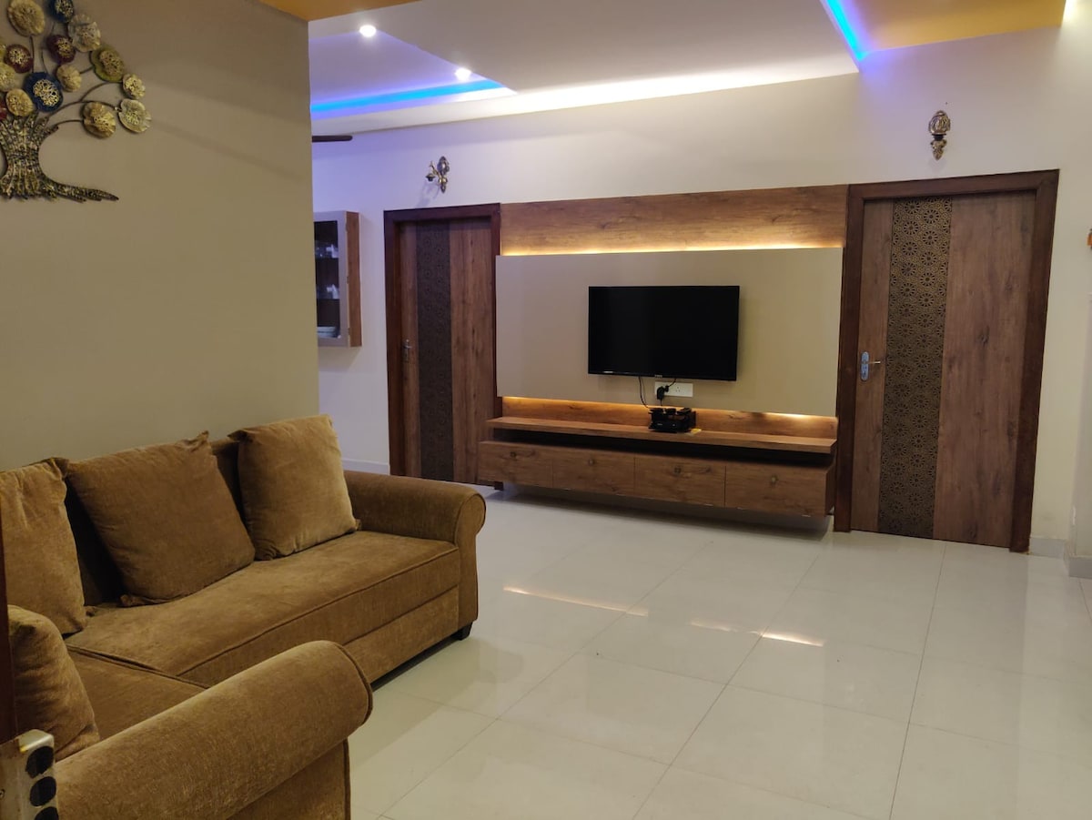 Luxorious Independent 2 BHK Serviced apartment