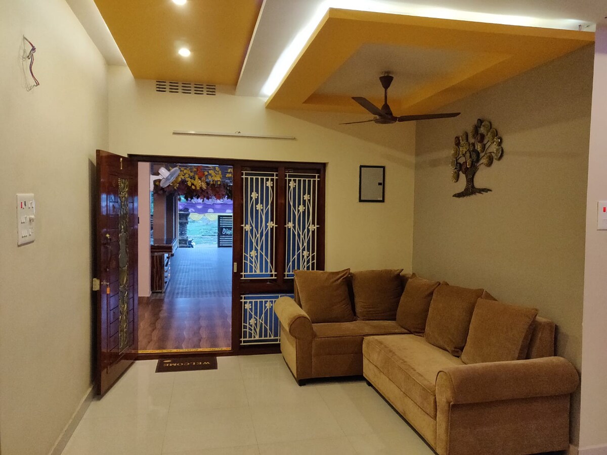 Luxorious Independent 2 BHK Serviced apartment