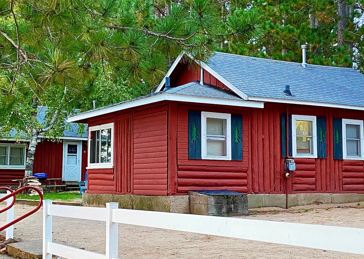 Lake Breeze Cottage