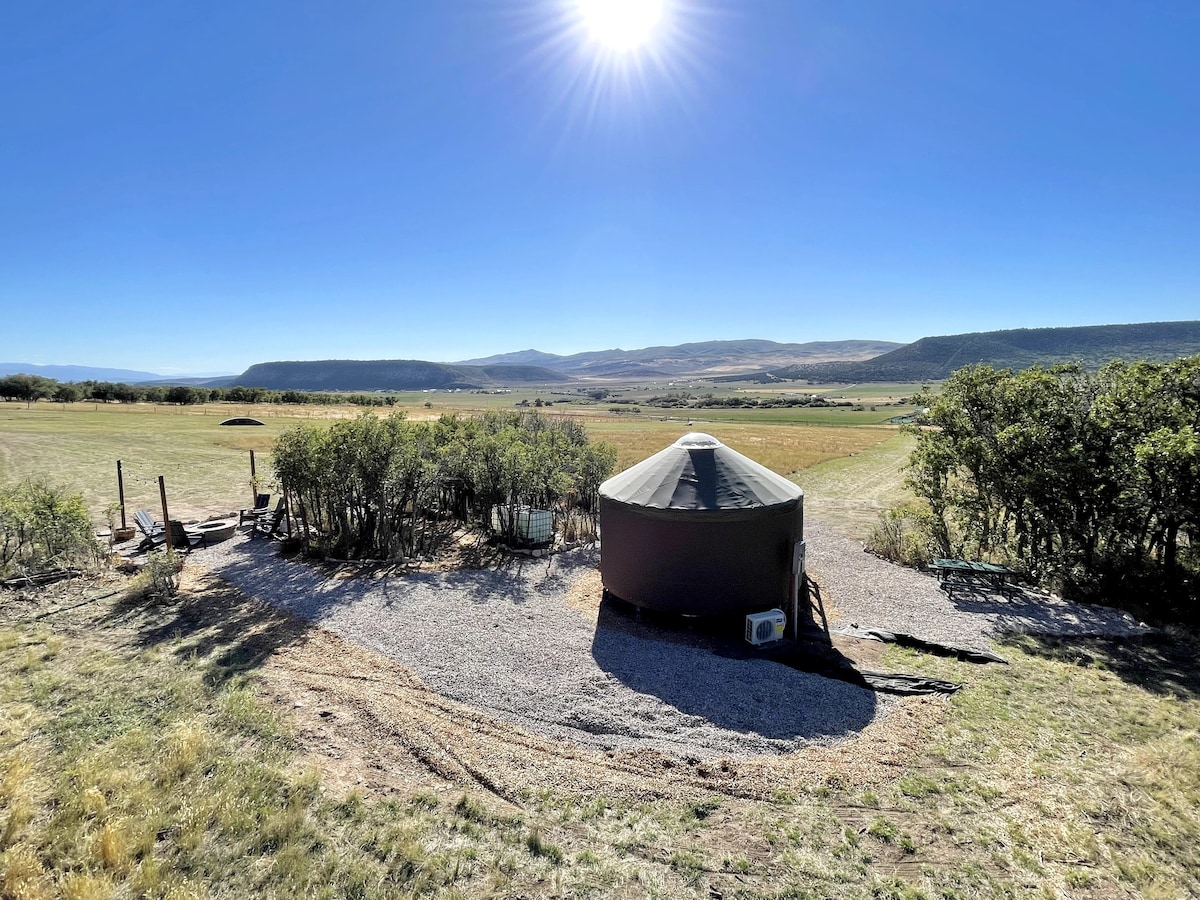 Yurt Glamping, Mtn bike trail, Disc golf course!