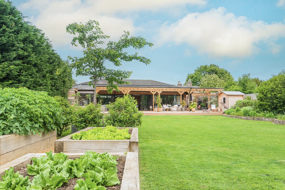 NEW* Contemporary Garden Retreat in Frome