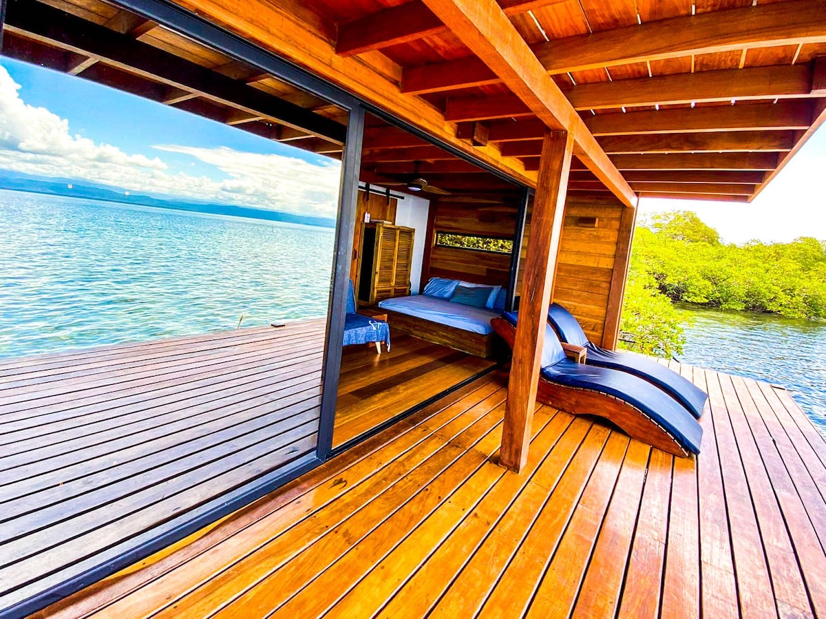 Overwater Accommodation-Bahia Coral-Bocas del toro