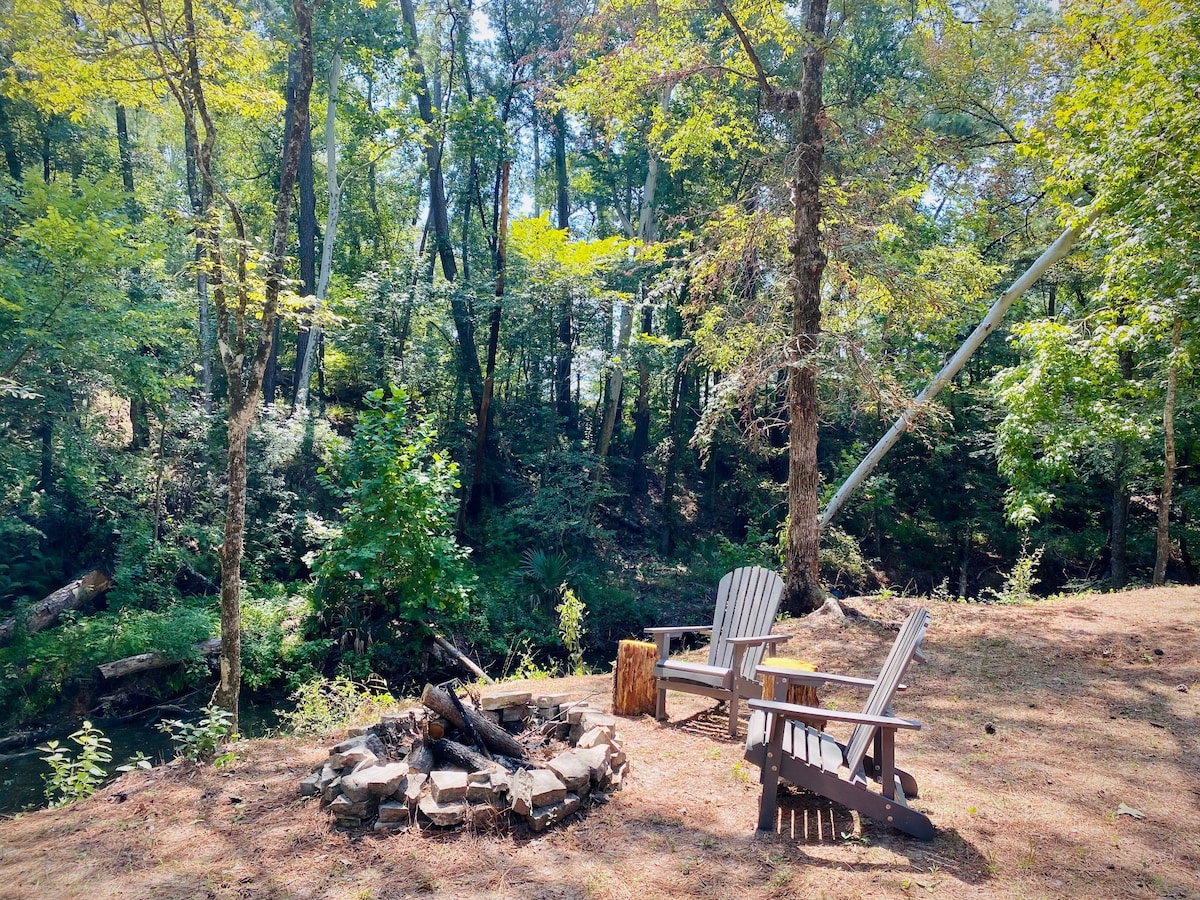Creekside Cabin 38 -在宁静的树林中远离喧嚣