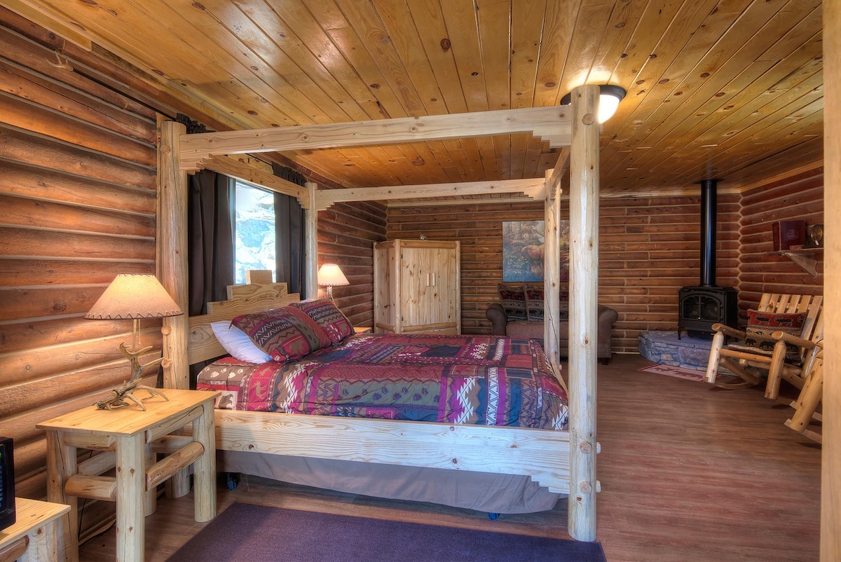 Cozy Horny Toad Log Cabin