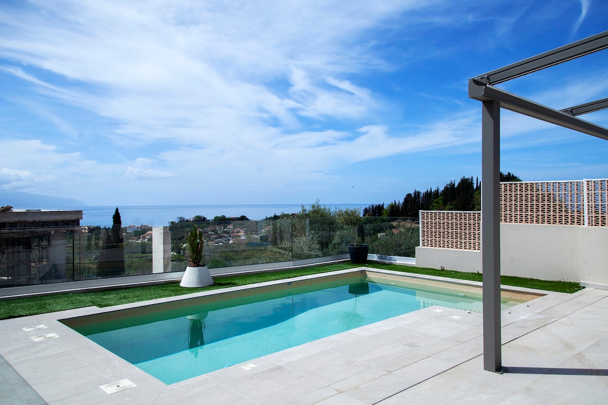 Villa Perseids in Kanali with Private Pool