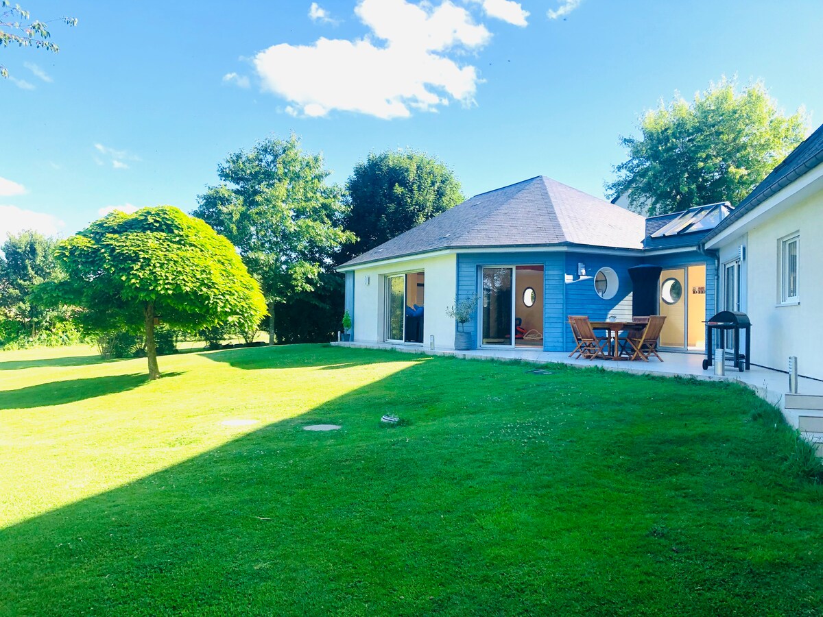 Magnifique villa avec piscine intérieure