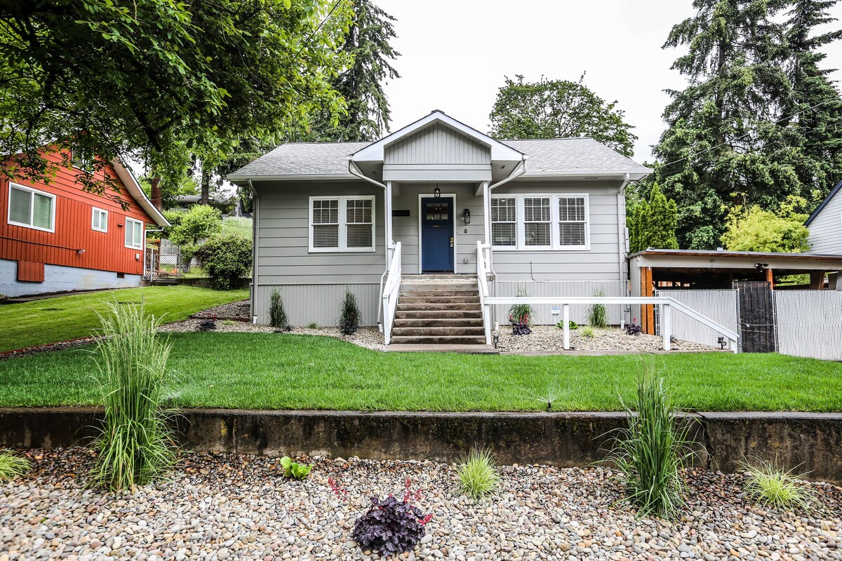 Beautifully Updated Island Park 1915 Bungalow