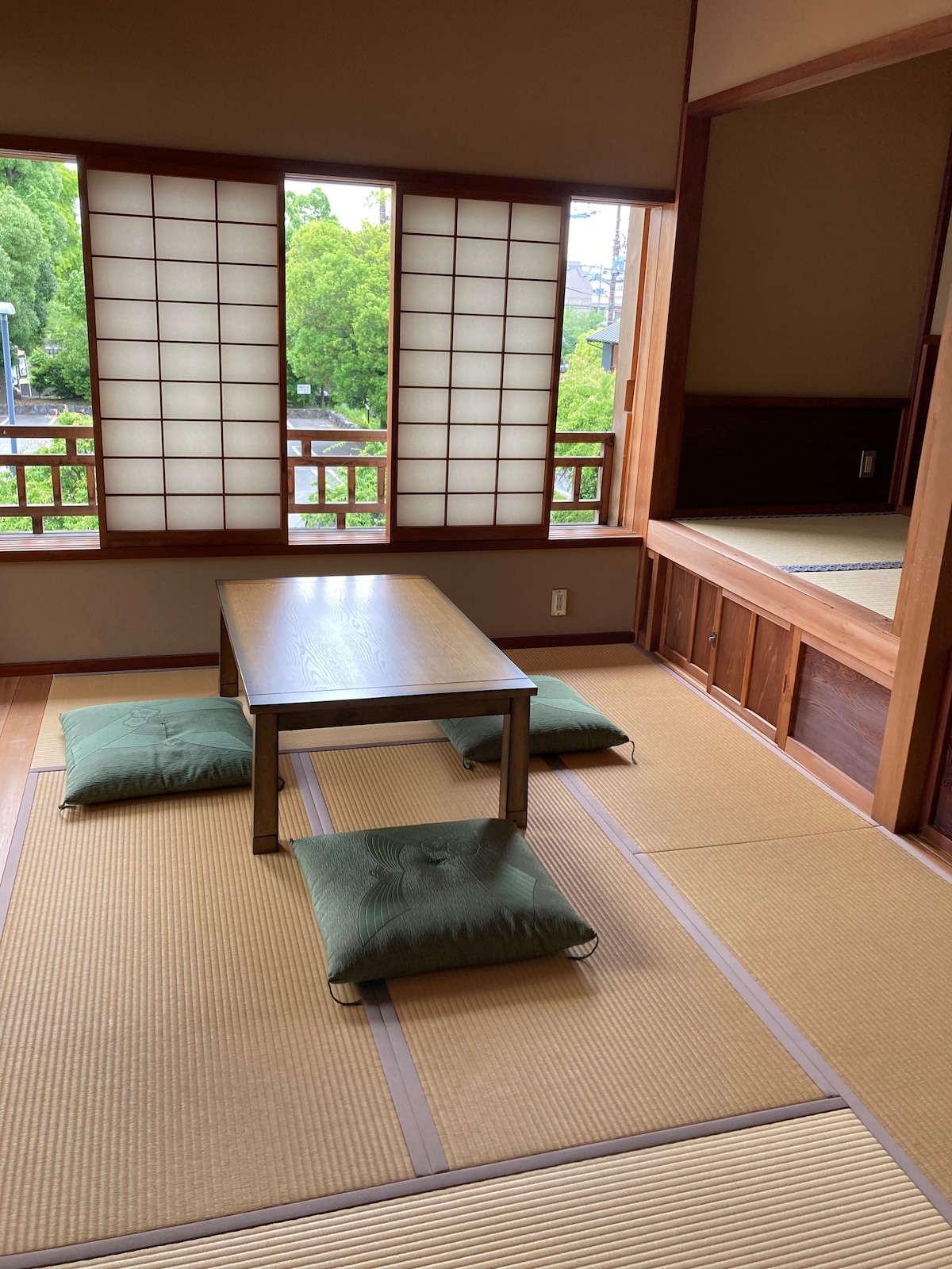 富士山本宮浅間大社に佇む露天風呂のある一棟貸しのゲストハウス さくら荘