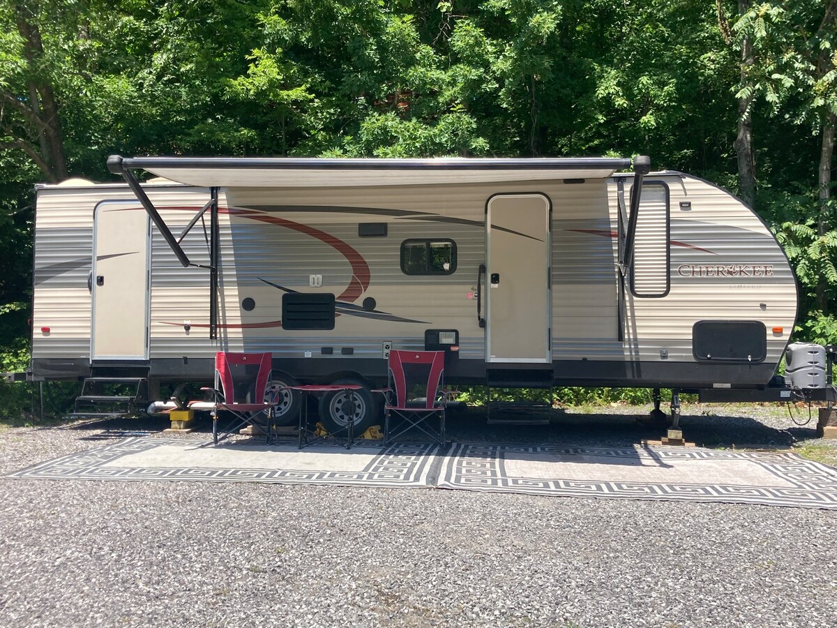 Kentucky Lake Camping Getaway — solar eclipse