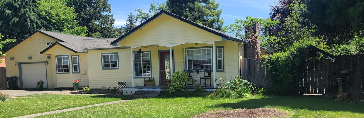 The Cherry Cottage with built in pool