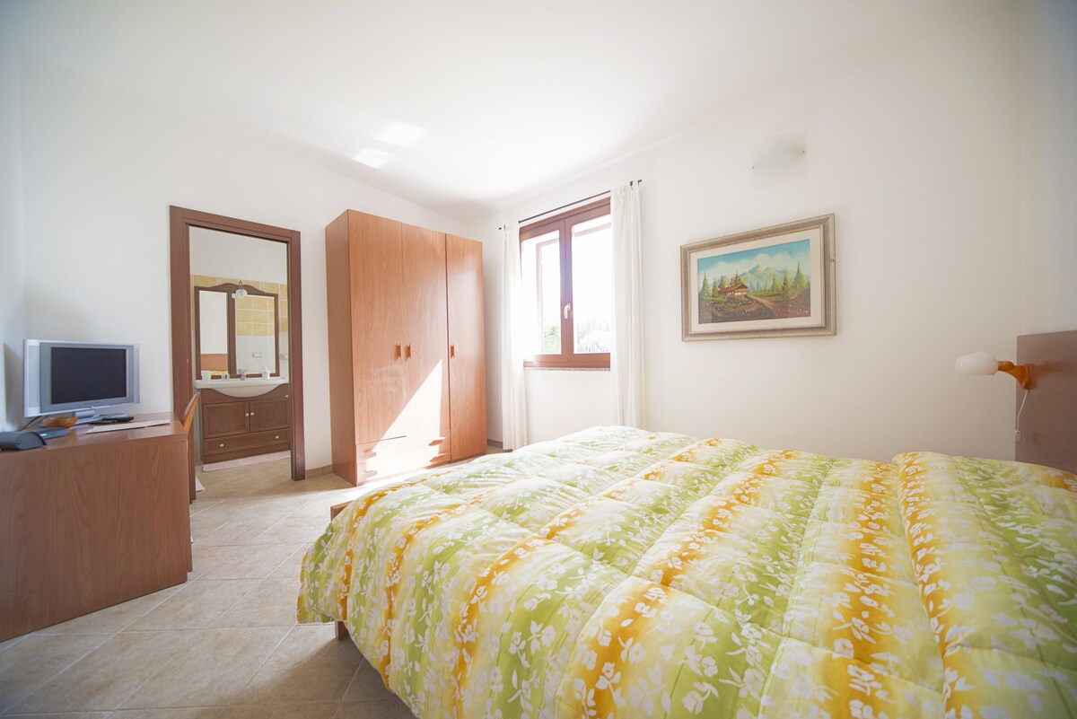 Economy Rooms in B&B in countryside of Alghero