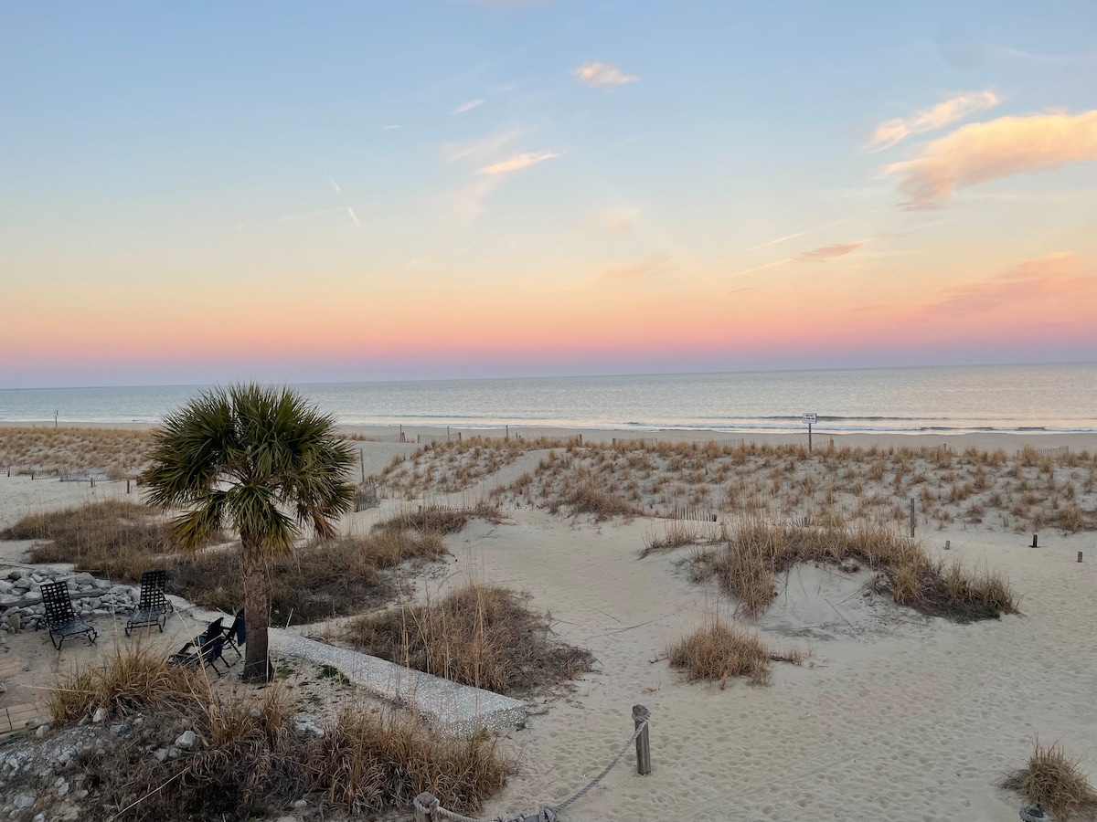 Eco-friendly, natural, ocean-front bliss