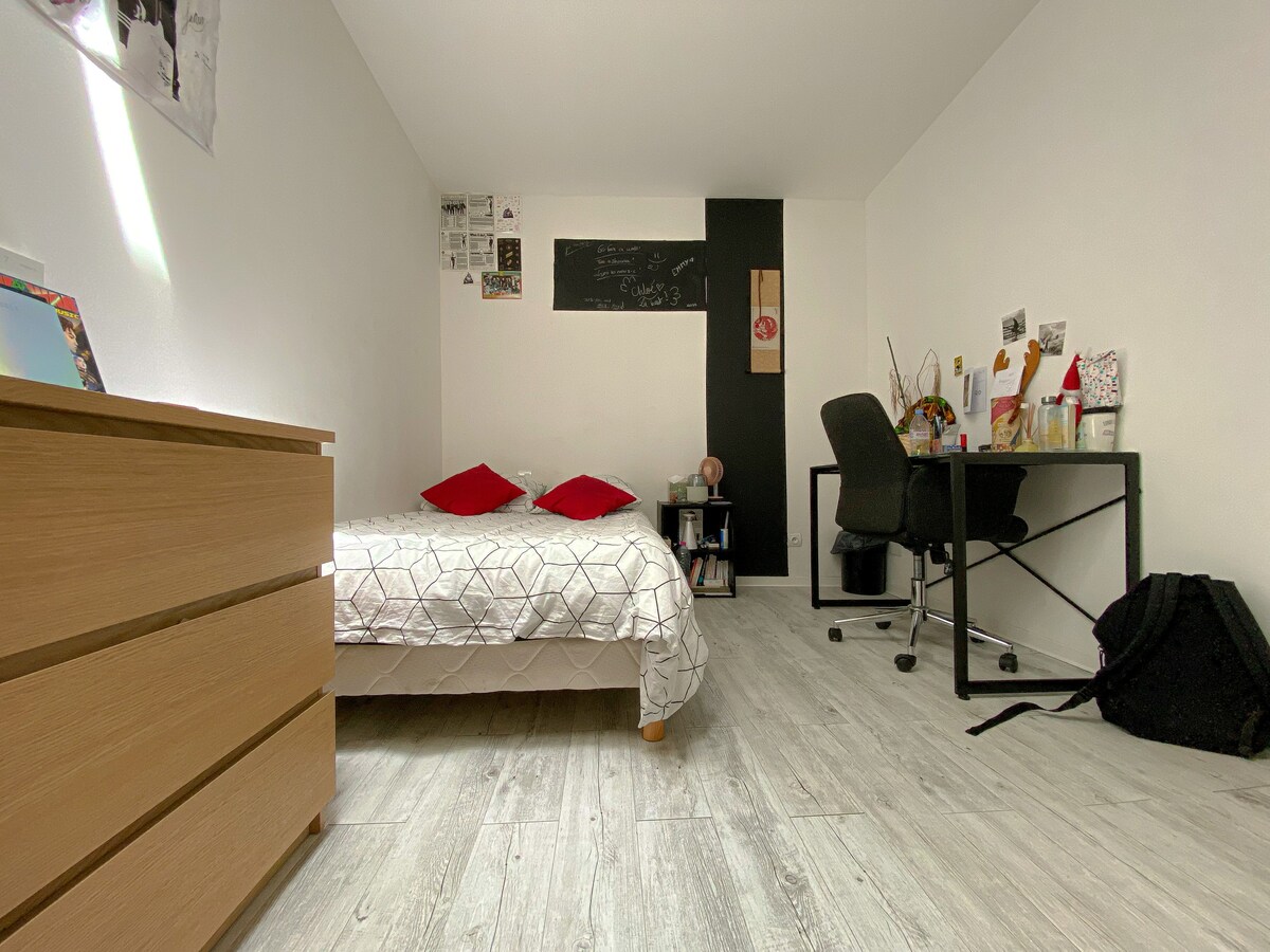 The Student Room in Sweet Home