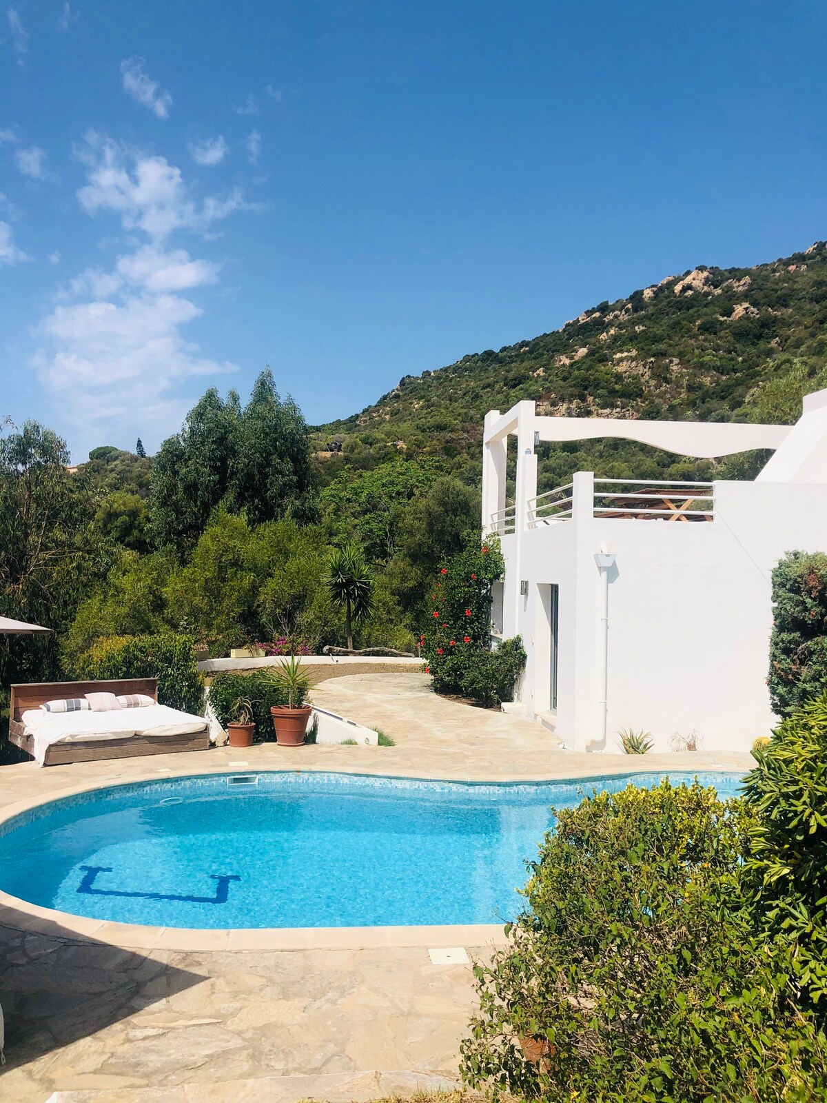 Magnifique villa avec piscine et plage à pieds !