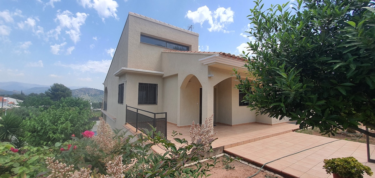 Chalet con vistas y Piscina en Algar del Palancia