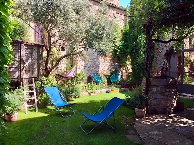 Agréable maison avec jardin, coeur de village