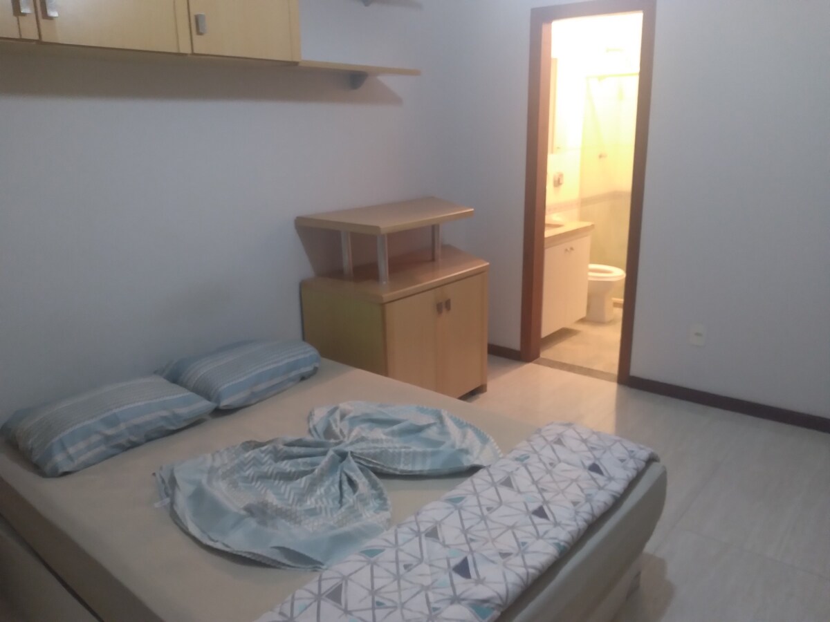 Apartamento de alto padrão a 150 metros da praia