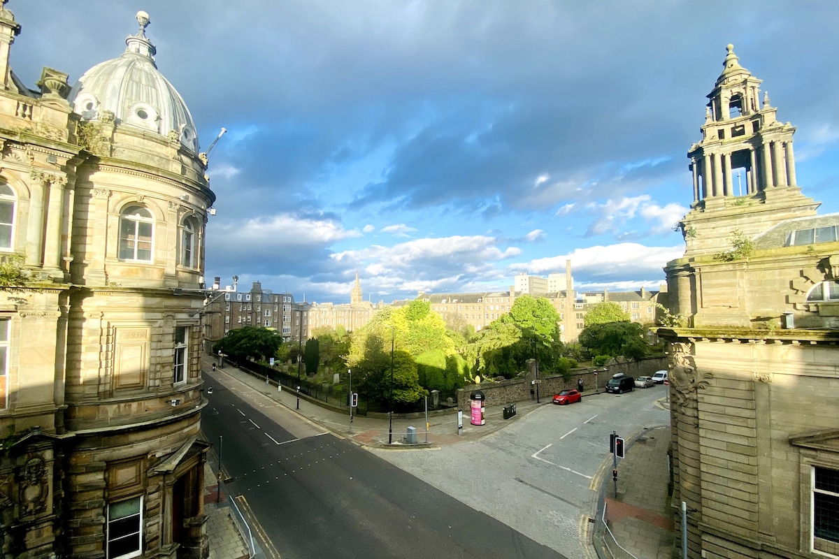 Private Room in Central Dundee