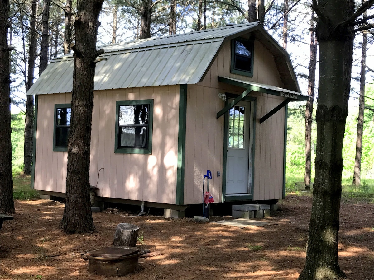 Pinehaven Cabin就像一个坚固的帐篷！