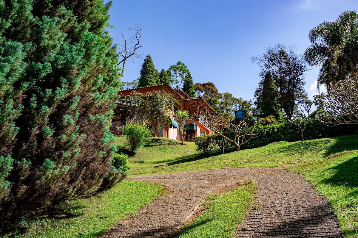 「Santo Antônio do Pinhal的乡村别墅」